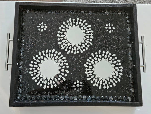 🖤 Handmade Black & White Decorative Tray – Modern Resin Art with Mirror Accents 🖤 (Copy)
